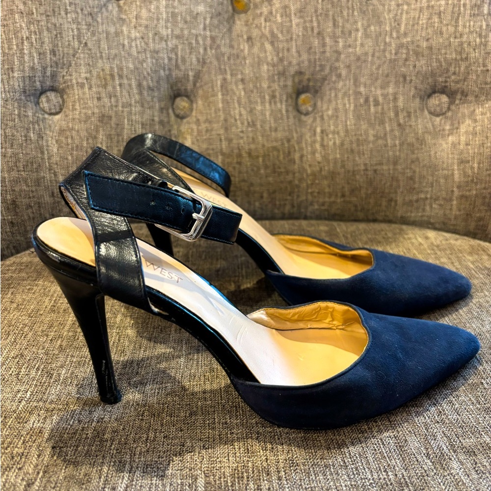 Nine West size 7 Black Slingback Heels with Pointed Toe and Slim High Heel